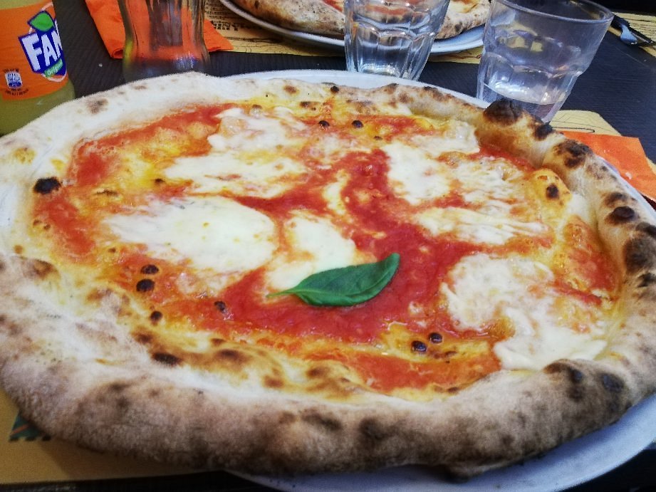 Pizza napoletana