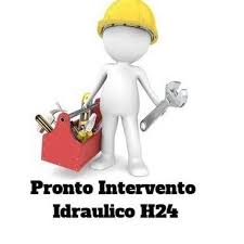 Tecnico idraulico al lavoro